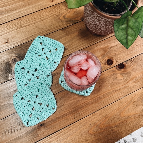 Crochet coaster - Picture 1 of 2